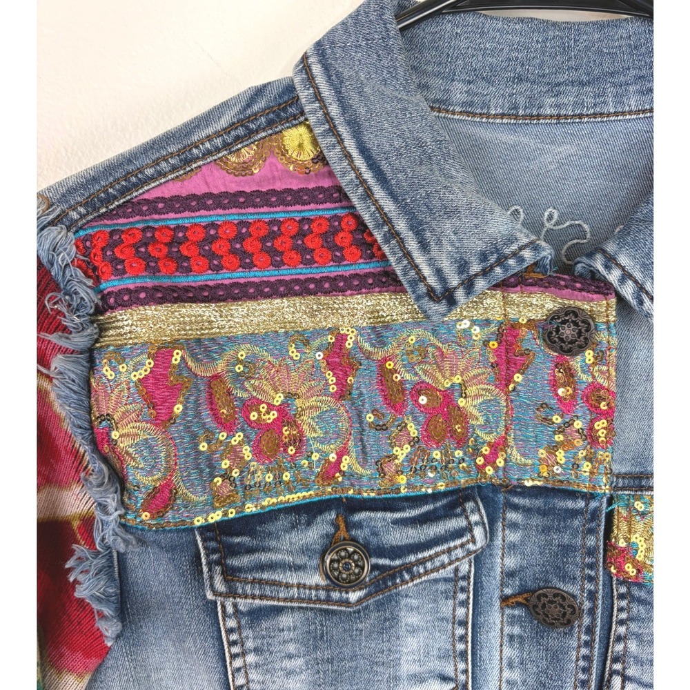 Desigual Denim Ethnic Deluxe Jacket Knit Floral Sleeves Sequin Embroidered EU 40 - Picture 4 of 9